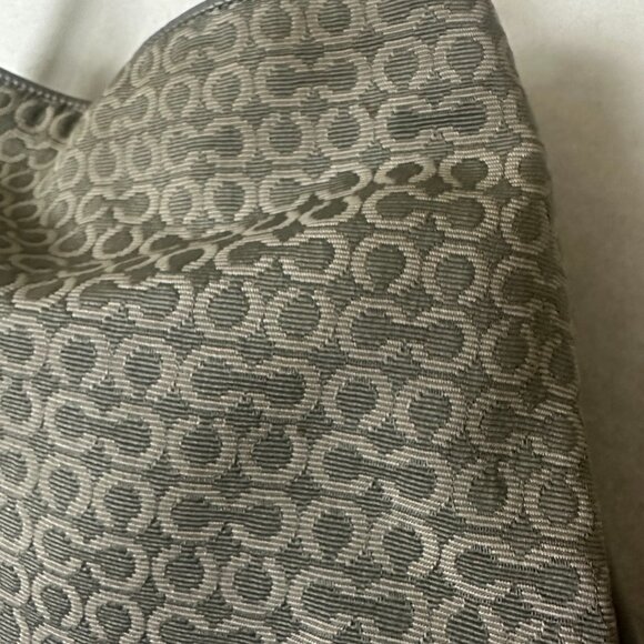Coach Phoebe Madison Grey Shoulder Bag 3 Sections 26281 in OP art needlepoint - Picture 2 of 8